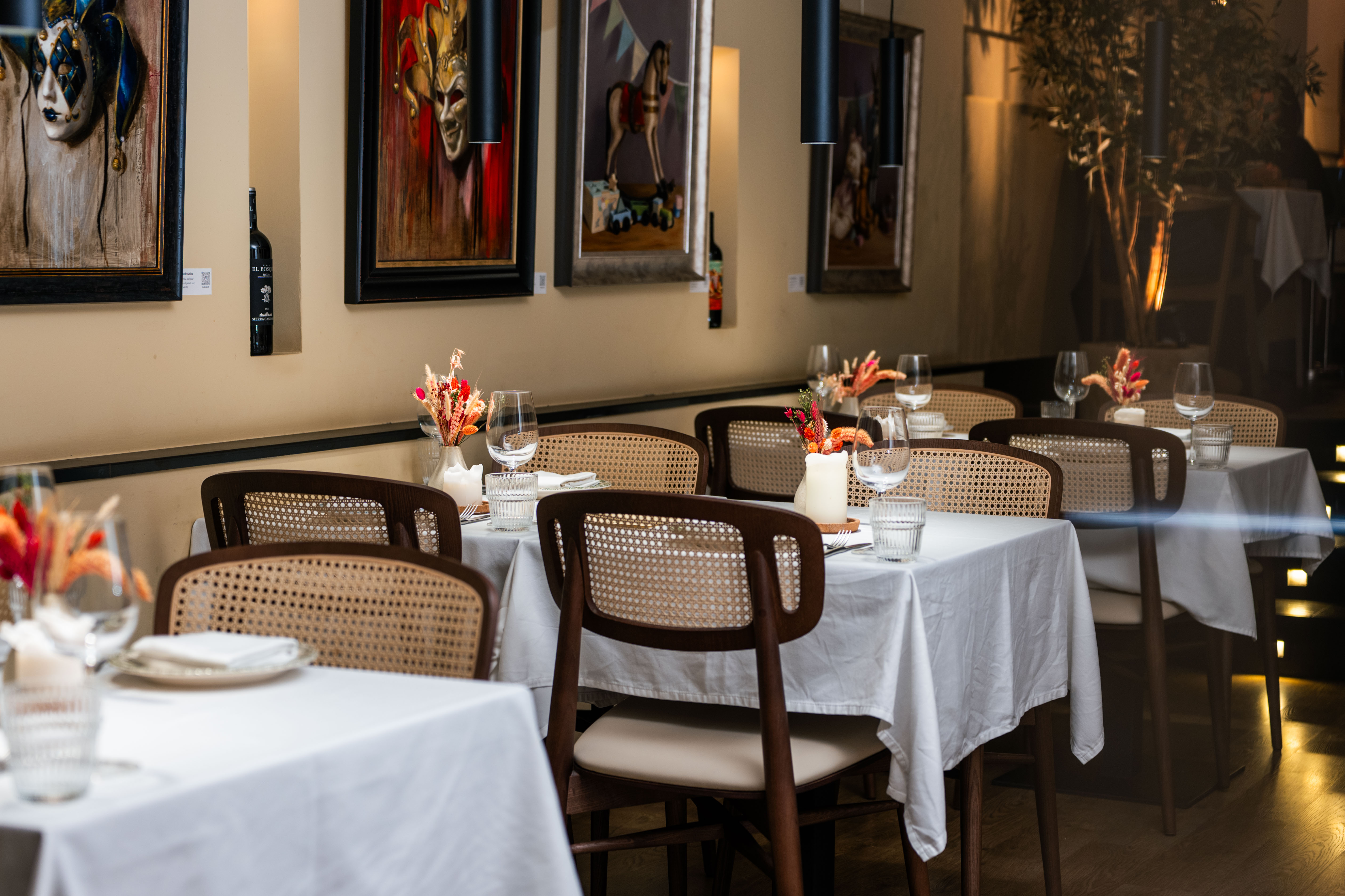 Neo Bistro venue slide 1